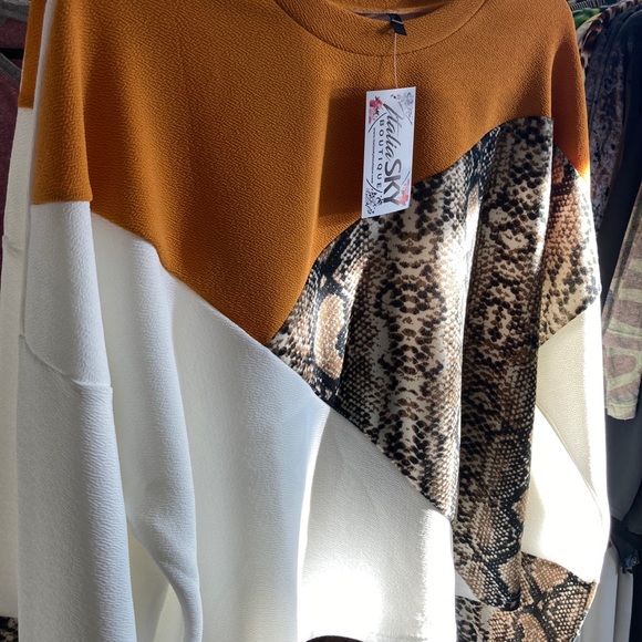 Multi color long sleeve top. Snake skin pattern. - Picture 4 of 5